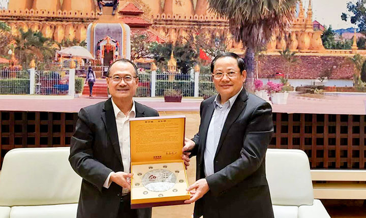 老挝总理宋赛·西潘敦会晤联盟主席蔡冠深，希望加强区域经贸合作