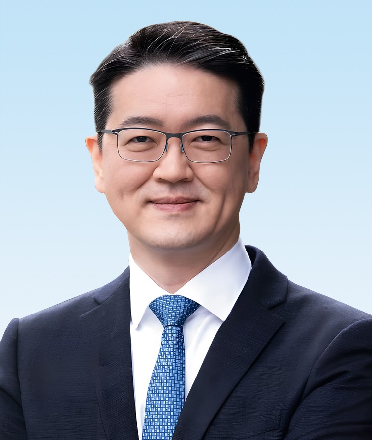 Executive Member Mr. KK Tong